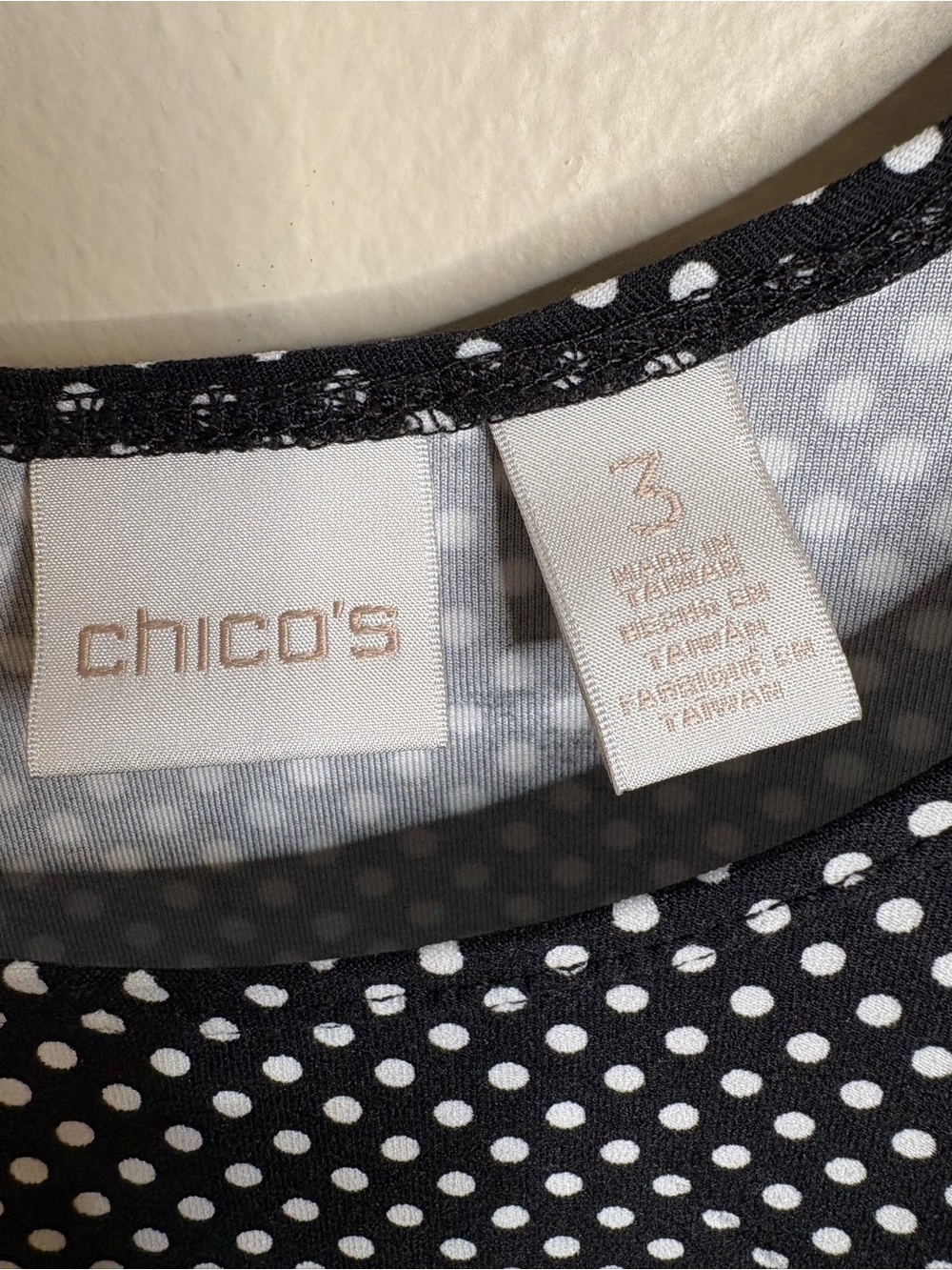 Chico’s Size 3 Black White Polka Dot Tank Top Stretch Sleeveless Shell Layering - Picture 3 of 11